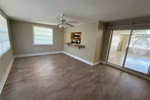 3218 Oxford Dr W, Bradenton, FL 34205 - Photo 9