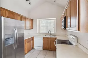 1755 Royal Ridge Dr, Davenport, FL 33896 - Photo 5