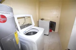 5300 Lescot Ln, Orlando, FL 32811 - Photo 13