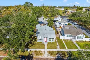 2011 Dartmouth Ave N, Saint Petersburg, FL 33713 - Photo 1