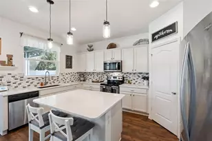2813 Shelburne Way, Saint Cloud, FL 34772 - Photo 3