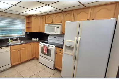 9861 Sunrise Lakes  Blvd Sunrise Lakes Boulevard #310, Sunrise, FL 33322 - Photo 17