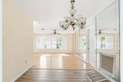 1077 40th Avenue NE, Saint Petersburg, FL 33703 - Photo 17