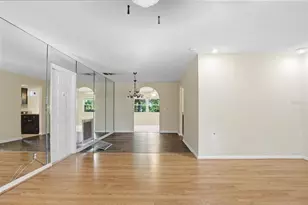 1077 40th Ave NE, Saint Petersburg, FL 33703 - Photo 19