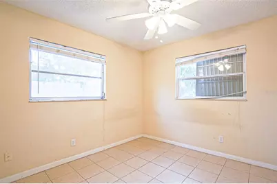 1077 40th Avenue NE, Saint Petersburg, FL 33703 - Photo 7