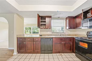 1077 40th Ave NE, Saint Petersburg, FL 33703 - Photo 21