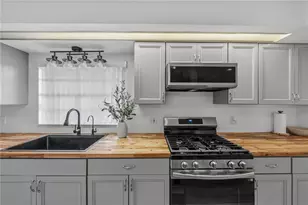 1002 Pine Tree Dr, Eustis, FL 32726 - Photo 11