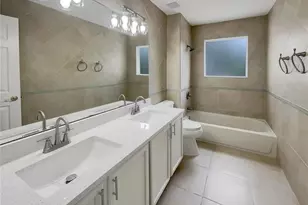 18105 Regents Square Dr, Tampa, FL 33647 - Photo 21