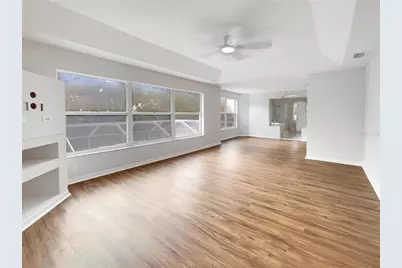 18105 Regents Square Drive, Tampa, FL 33647 - Photo 5