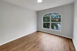 18105 Regents Square Dr, Tampa, FL 33647 - Photo 15