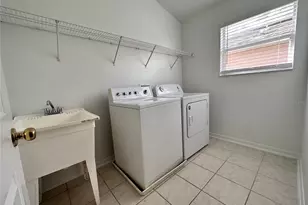 2718 Lucas Lakes Ln, Kissimmee, FL 34744 - Photo 13