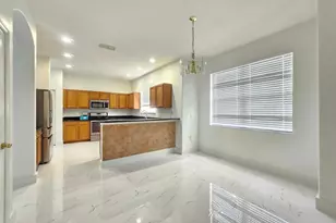 2718 Lucas Lakes Ln, Kissimmee, FL 34744 - Photo 7