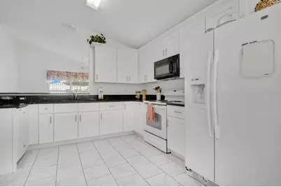 7906 Antibes Court, Orlando, FL 32825 - Photo 11