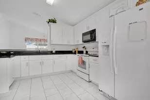 7906 Antibes Ct, Orlando, FL 32825 - Photo 11