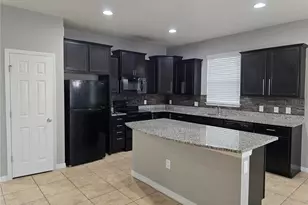 3905 Baja Dr, Saint Cloud, FL 34772 - Photo 3