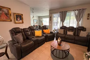358 Hibiscus Dr, Kissimmee, FL 34759 - Photo 7
