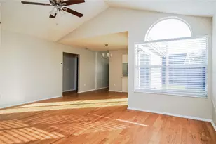 7610 Pacific Heights Cir, Orlando, FL 32835 - Photo 3