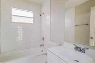 7610 Pacific Heights Cir, Orlando, FL 32835 - Photo 13