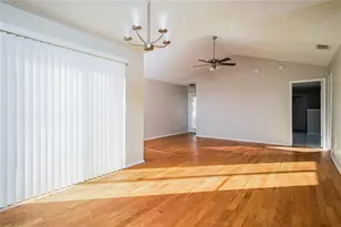 7610 Pacific Heights Cir, Orlando, FL 32835 - Photo 5