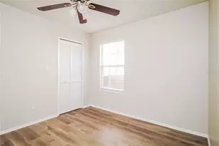 7610 Pacific Heights Cir, Orlando, FL 32835 - Photo 11