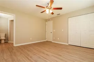 2050 14th St S, Saint Petersburg, FL 33705 - Photo 9