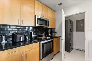 155 S Court Ave, Orlando, FL 32801 - Photo 27
