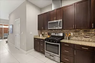 2637 Sunrise Shores Dr, Kissimmee, FL 34747 - Photo 9