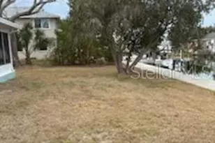 13737 Michelle Ave, Hudson, FL 34667 - Photo 33