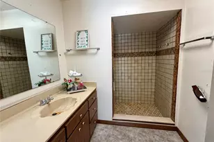 301 Shady Woods Rd, Geneva, FL 32732 - Photo 17