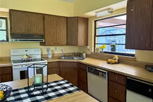 301 Shady Woods Rd, Geneva, FL 32732 - Photo 5