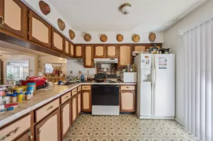 175 Bull Run Ave, Osteen, FL 32764 - Photo 15