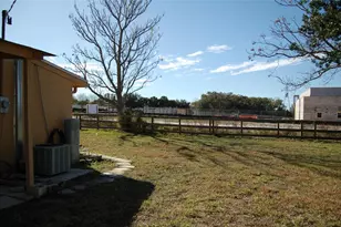 223 Co Rd 466A, Fruitland Park, FL 34731 - Photo 3