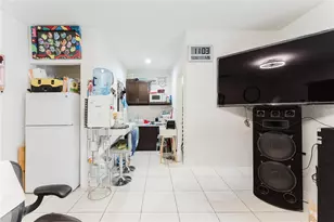 810 NW 112th St, Miami, FL 33168 - Photo 31