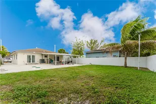 810 NW 112th St, Miami, FL 33168 - Photo 7