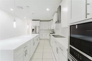 810 NW 112th St, Miami, FL 33168 - Photo 15