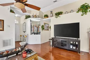 2213 Hannah Ln, Orlando, FL 32826 - Photo 7