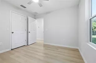 2014 NE 3rd Pl, Gainesville, FL 32641 - Photo 13