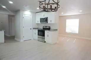 7811 Bay Cedar Dr, Orlando, FL 32835 - Photo 9