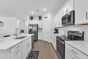 7961 Lakes Edge Ln, Port Charlotte, FL 33981 - Photo 9