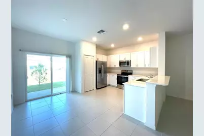 36221 Risa Michele Street, Zephyrhills, FL 33541 - Photo 5