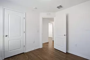 733 Chatham Walk Dr, Ruskin, FL 33570 - Photo 9