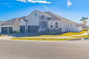 2137 Sunshine Peak Dr, Minneola, FL 34715 - Photo 1