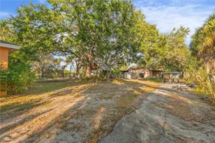 619 29th St E, Bradenton, FL 34208 - Photo 37