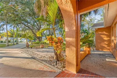 619 29th Street E, Bradenton, FL 34208 - Photo 3