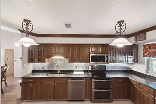 921 N 4th Ave, Deltona, FL 32725 - Photo 9