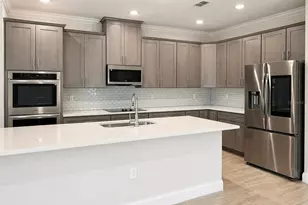 820 Sunshower Dr, Lady Lake, FL 32159 - Photo 3