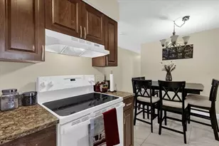 1099 NE Leeway, Orlando, FL 32810 - Photo 9