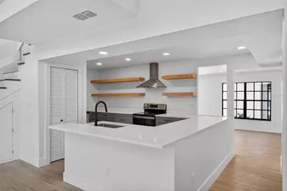 908 Hillary Court #15, Orlando, FL 32804 - Photo 9