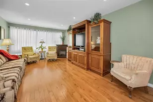 250 Rosery Rd NW, Largo, FL 33770 - Photo 25