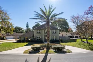 1735 Maple Leaf Dr, Windermere, FL 34786 - Photo 3